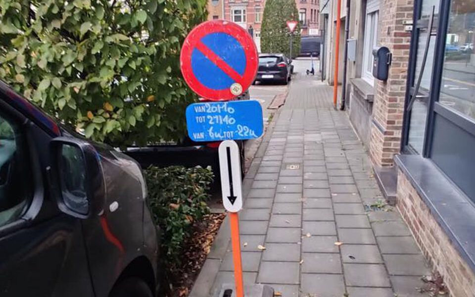 Parkeerborden, verkeersborden en werf-en wegsignalisatie huren en laten plaatsen in Stad Aalst. Werfsignalisatie.be gegarandeerd de voordeligste en beste signalisatiepartner in België.