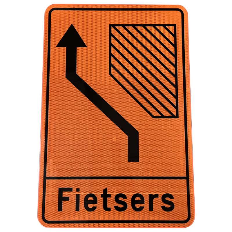 Tijdelijke wegsignalisatie verkeersbord type F fietsers uitwijken naar links wegversmalling huren voor uw werfzone. Parkeerborden, verkeersborden en werf-en wegsignalisatie huren en laten plaatsen. Werfsignalisatie.be gegarandeerd de voordeligste en beste signalisatiepartner in België.